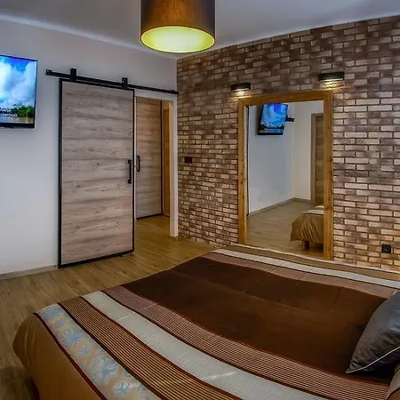 Deluxe 4 Star Studio *