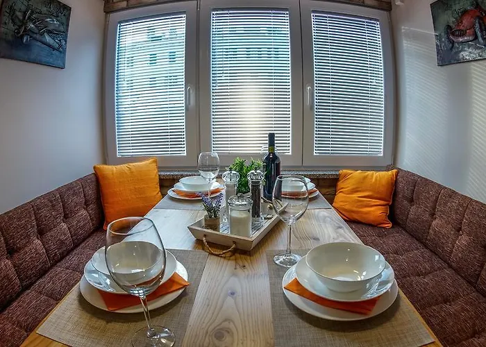 Deluxe 4 Star Studio