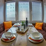 Deluxe 4 Star Studio